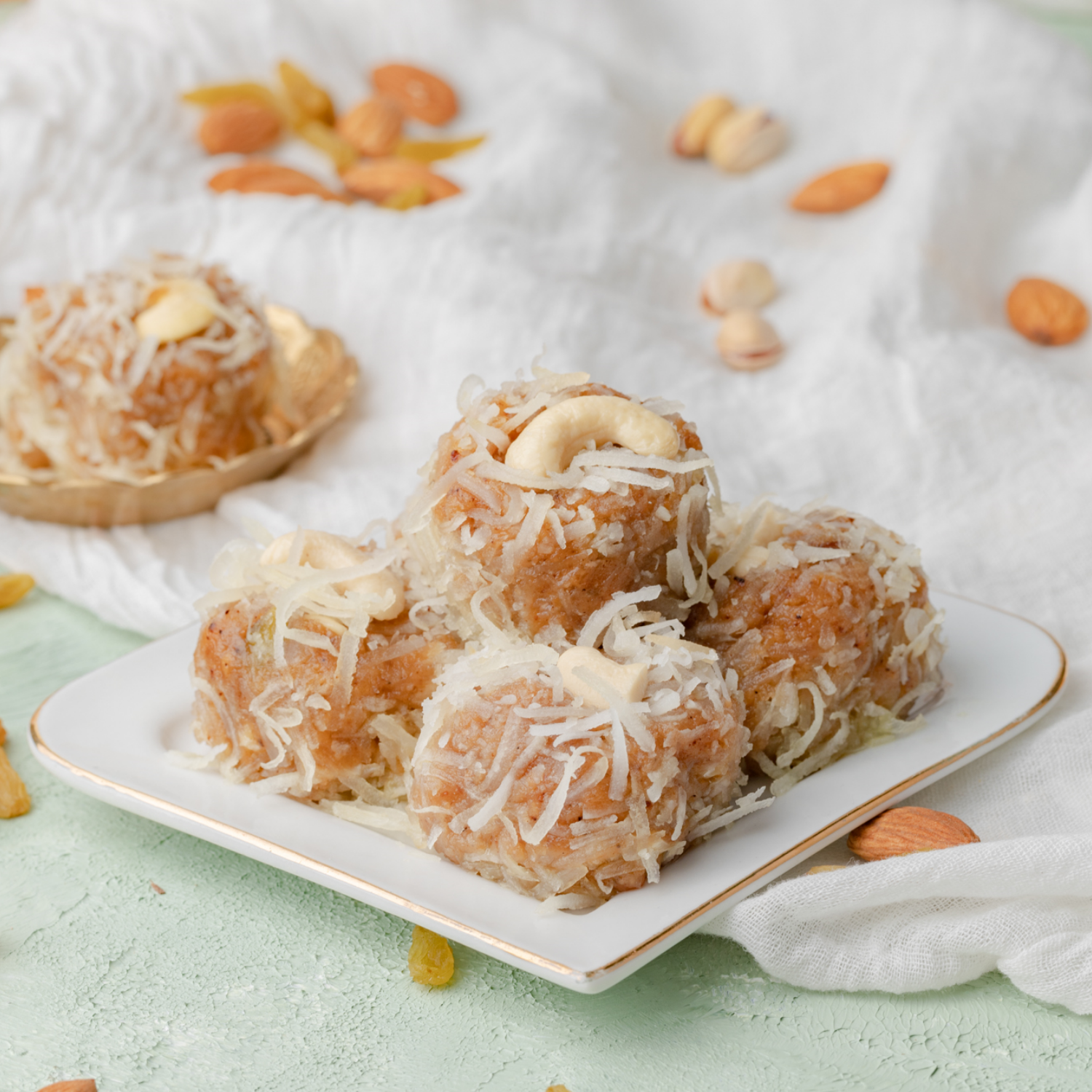 Gond Laddu